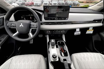 2025 Mitsubishi Outlander SEL Altoona PA | Johnstown Bedford